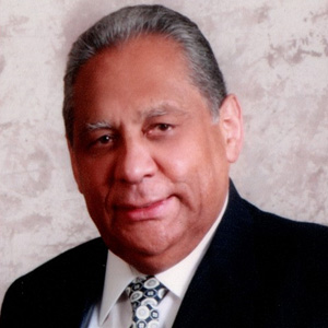 Dr. Mauricio Varela Ramos